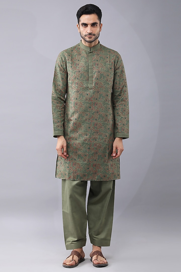 Green Ruby Silk Printed & Thread Work Kurta Set by Manish Nagdeo Men at Pernia's Pop Up Shop