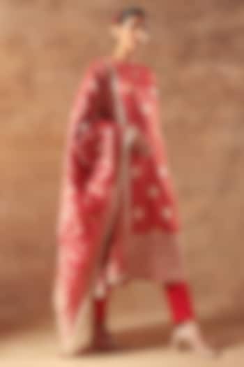 Red Tissue Jacquard Zari Work Kurta Set by MeenaGurnam at Pernia's Pop Up Shop