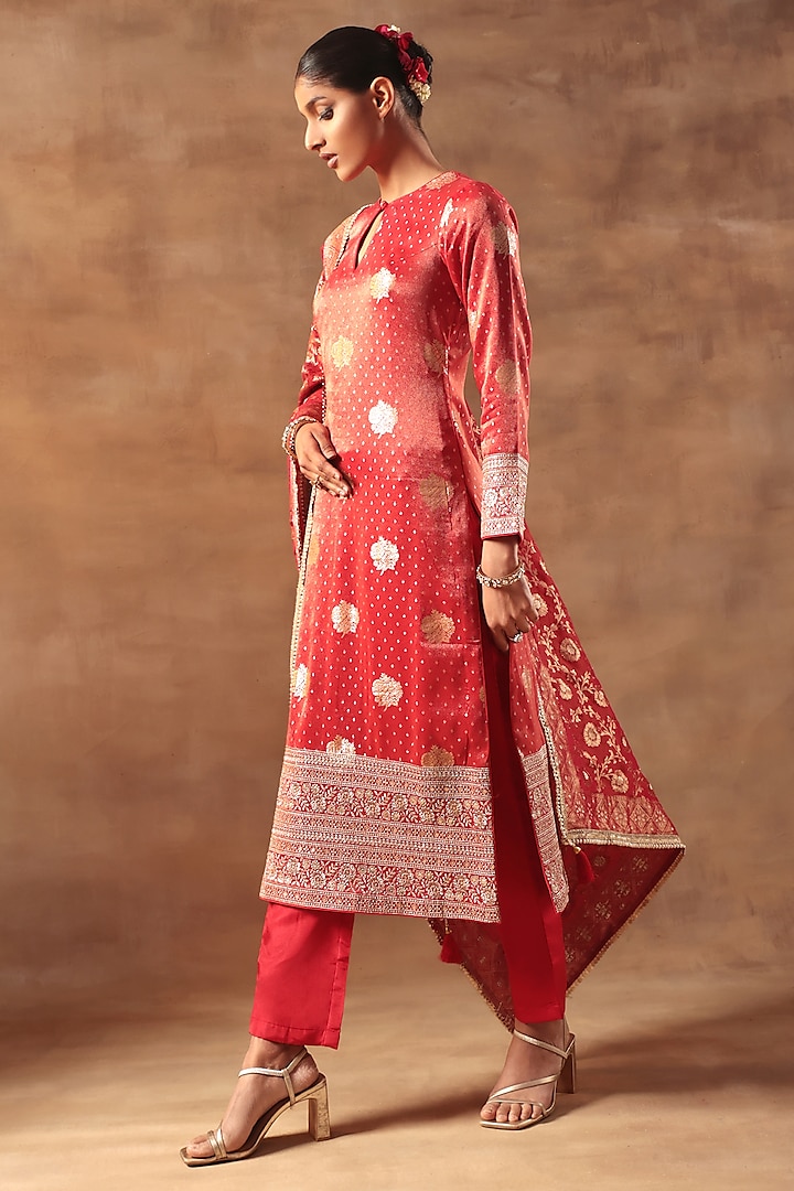 Red Tissue Jacquard Zari Work Kurta Set by MeenaGurnam at Pernia's Pop Up Shop