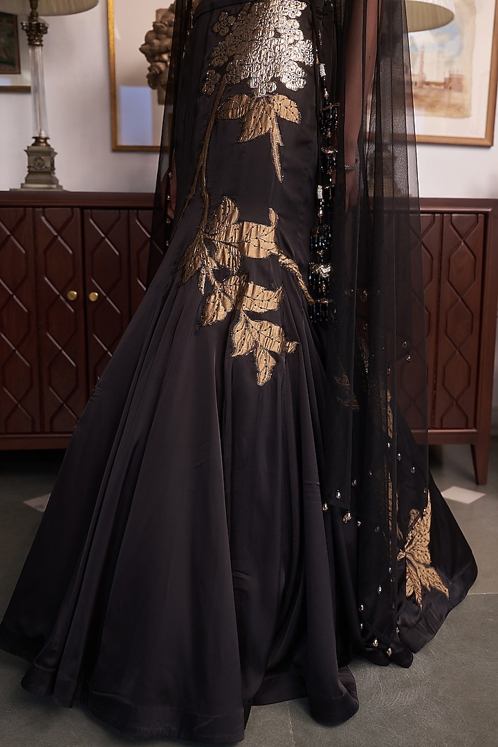 Black Jacquard Cutdana Embellished Wedding Lehenga Set by MeenaGurnam at Pernia's Pop Up Shop