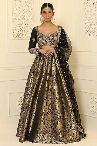 Black Banarasi Brocade Silk Lehenga Set by MeenaGurnam