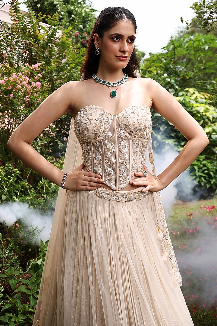 Golden Net 3D Floral Embellished Wedding Lehenga Set by MeenaGurnam at Pernia's Pop Up Shop