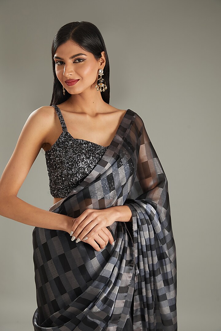Grey Organza Geometric Printed Party Wear Saree Set by MeenaGurnam at Pernia's Pop Up Shop