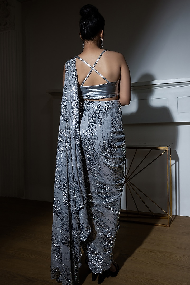 Silver Grey Net Pre-Draped Glitter Party Wear Saree Set by MeenaGurnam at Pernia's Pop Up Shop