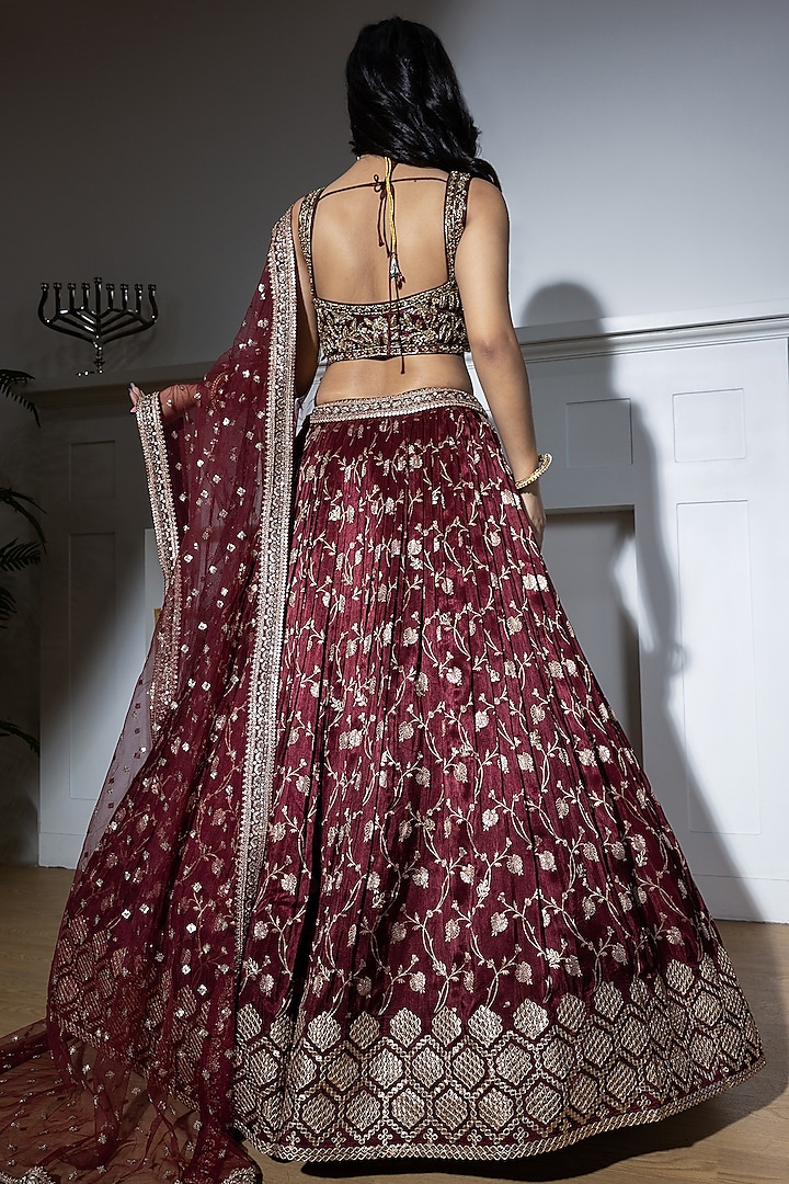 Red Jacquard Embroidered Wedding Lehenga Set by MeenaGurnam at Pernia's Pop Up Shop