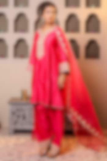 Pink Silk Chanderi Embroidered Kurta Set by Monica Khosla at Pernia's Pop Up Shop