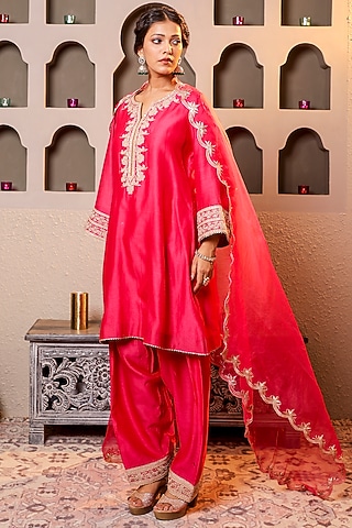 Pink Silk Chanderi Embroidered Kurta Set by Monica Khosla