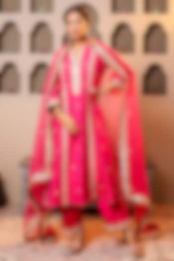 Pink Silk Embroidered Kurta Set by Monica Khosla at Pernia's Pop Up Shop