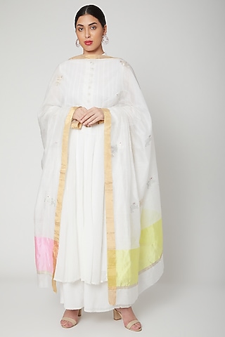 White Handwoven Chanderi Dupatta by Mint n oranges