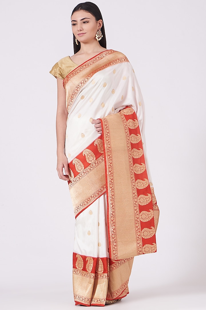 Red & White Banarasi Silk Handwoven Saree Set by Mint N Oranges at Pernia's Pop Up Shop