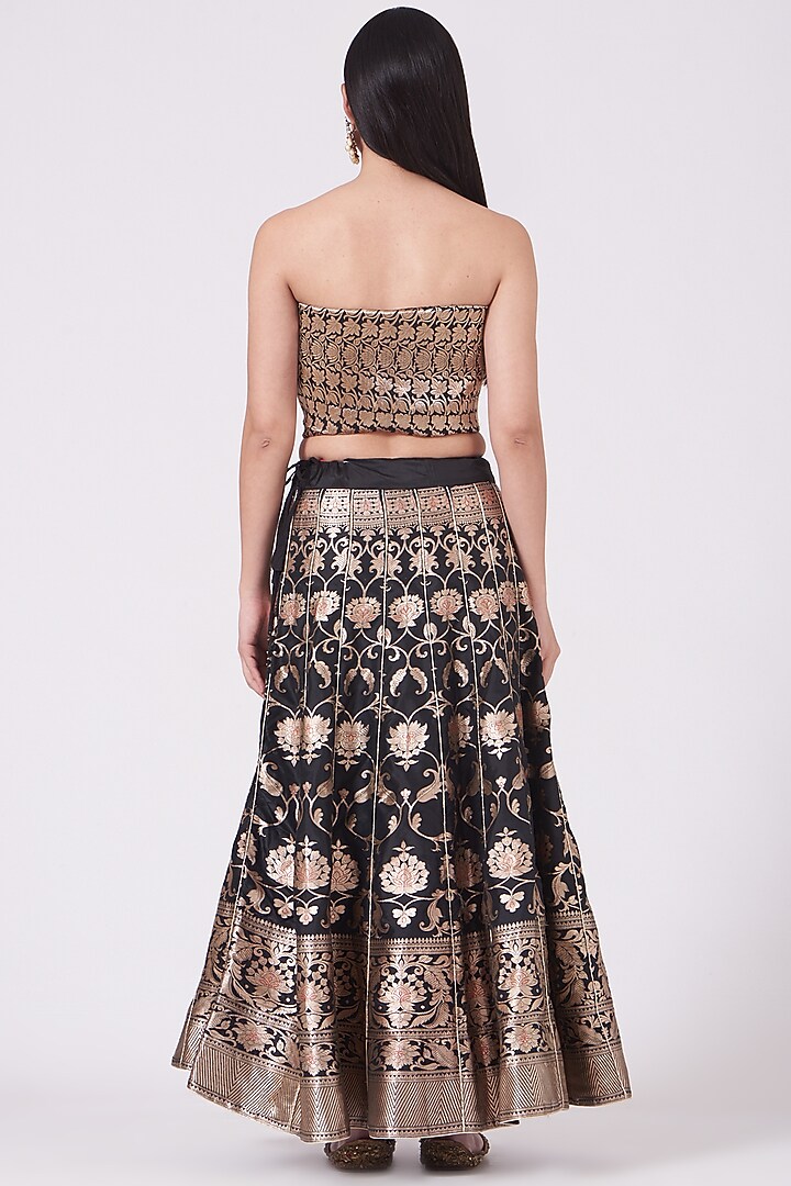 Black Handwoven Banarasi Silk Wedding Lehenga Set by Mint N Oranges at Pernia's Pop Up Shop