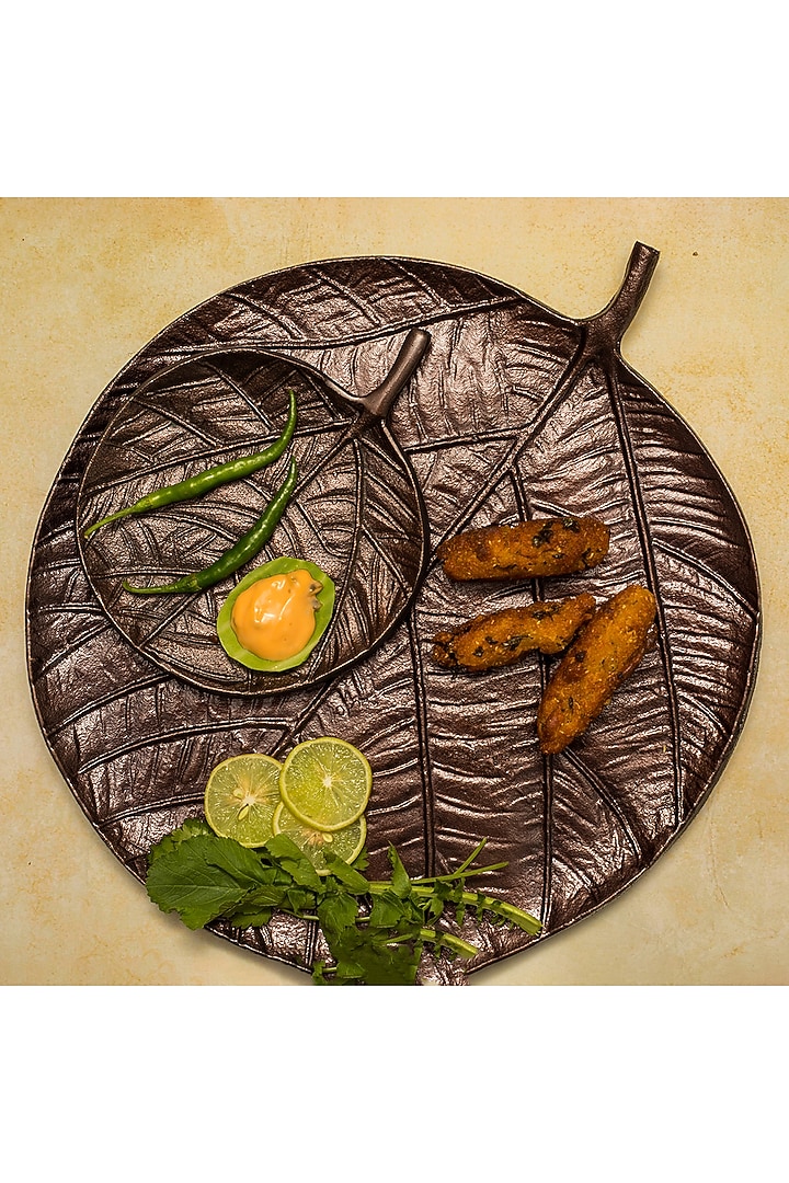 Black Aluminium Round Leaf Shaped Platter (Set of 2) by Manor House at Pernia's Pop Up Shop