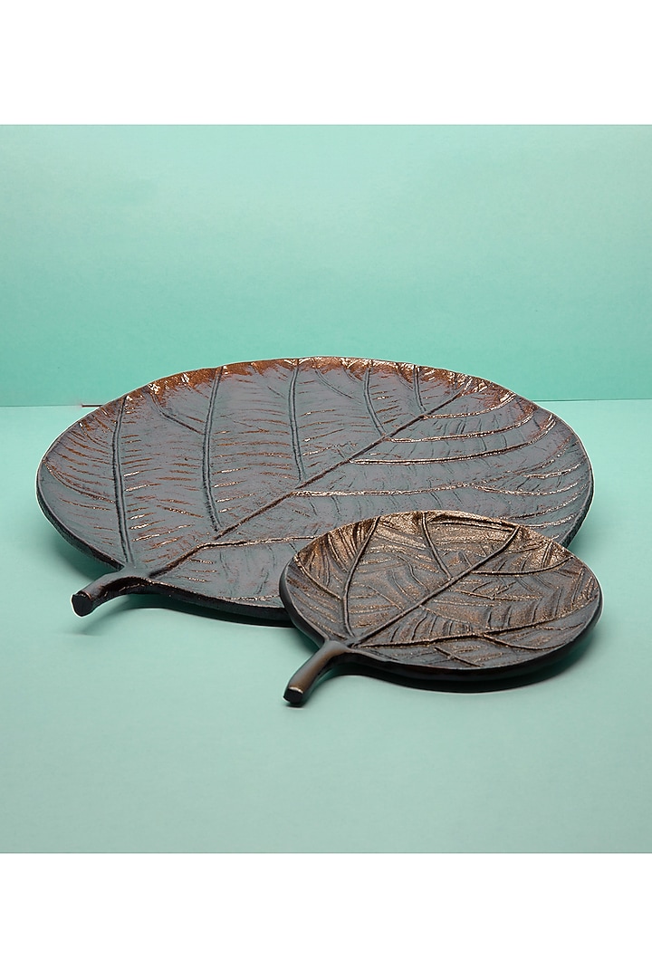 Black Aluminium Round Leaf Shaped Platter (Set of 2) by Manor House at Pernia's Pop Up Shop