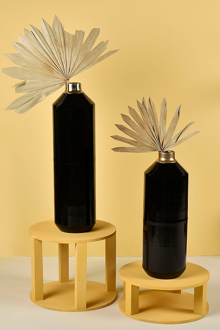 Black Iron Vases (Set of 2) by Manor House