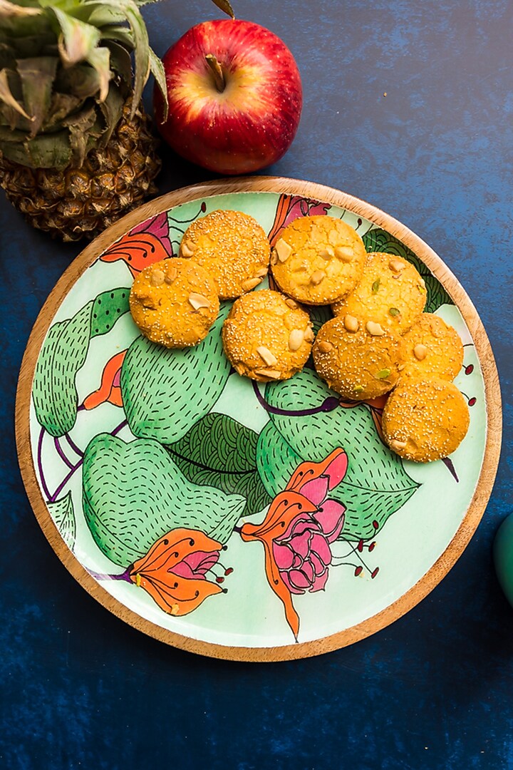 Green Wooden Wall Plate by Manor House at Pernia's Pop Up Shop