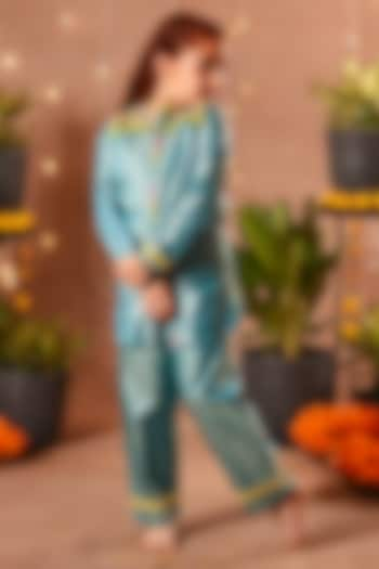 Blue Silk Pant Set For Girls by MINI TRAILS at Pernia's Pop Up Shop