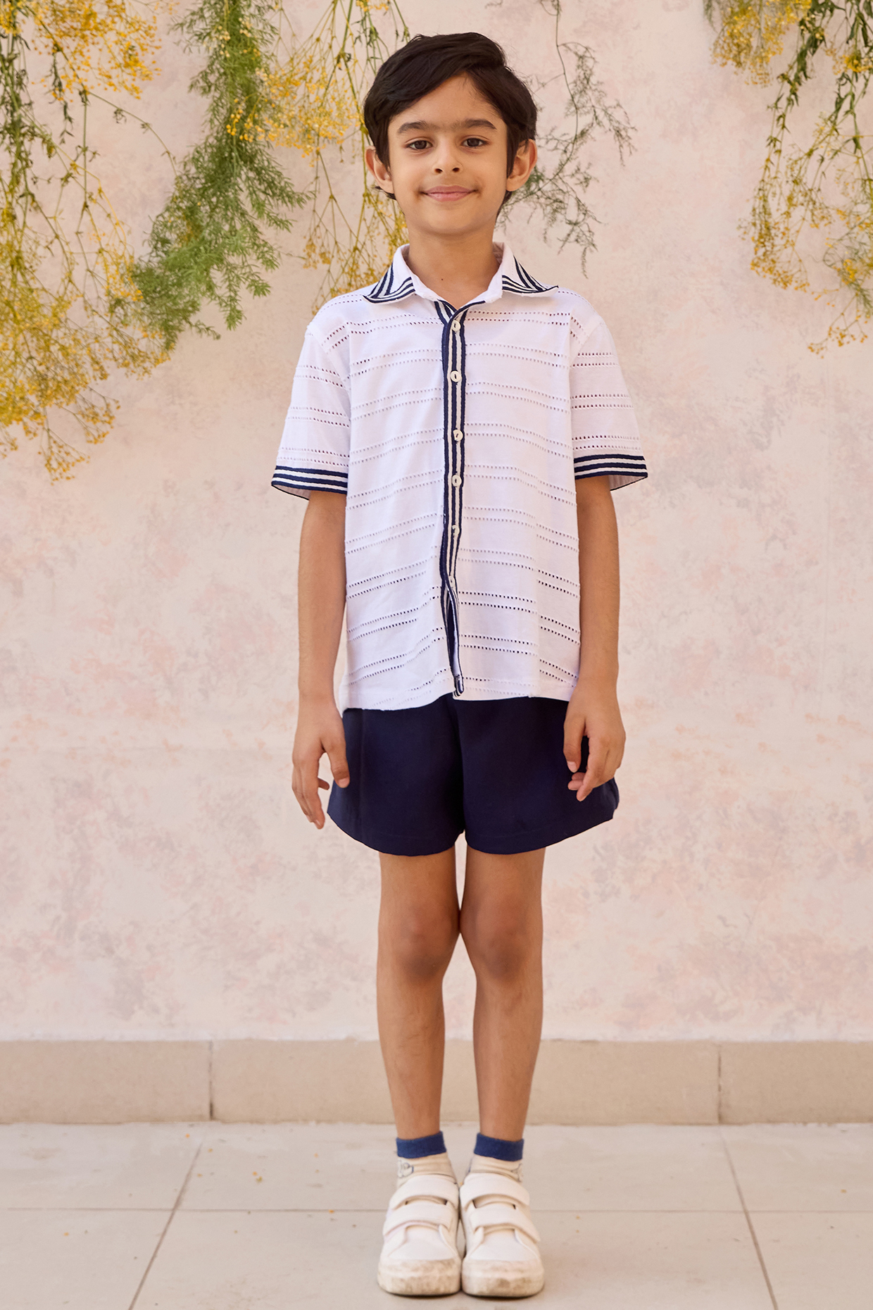 White Pointal Twill Jersey Shirt For Boys by MINI TRAILS