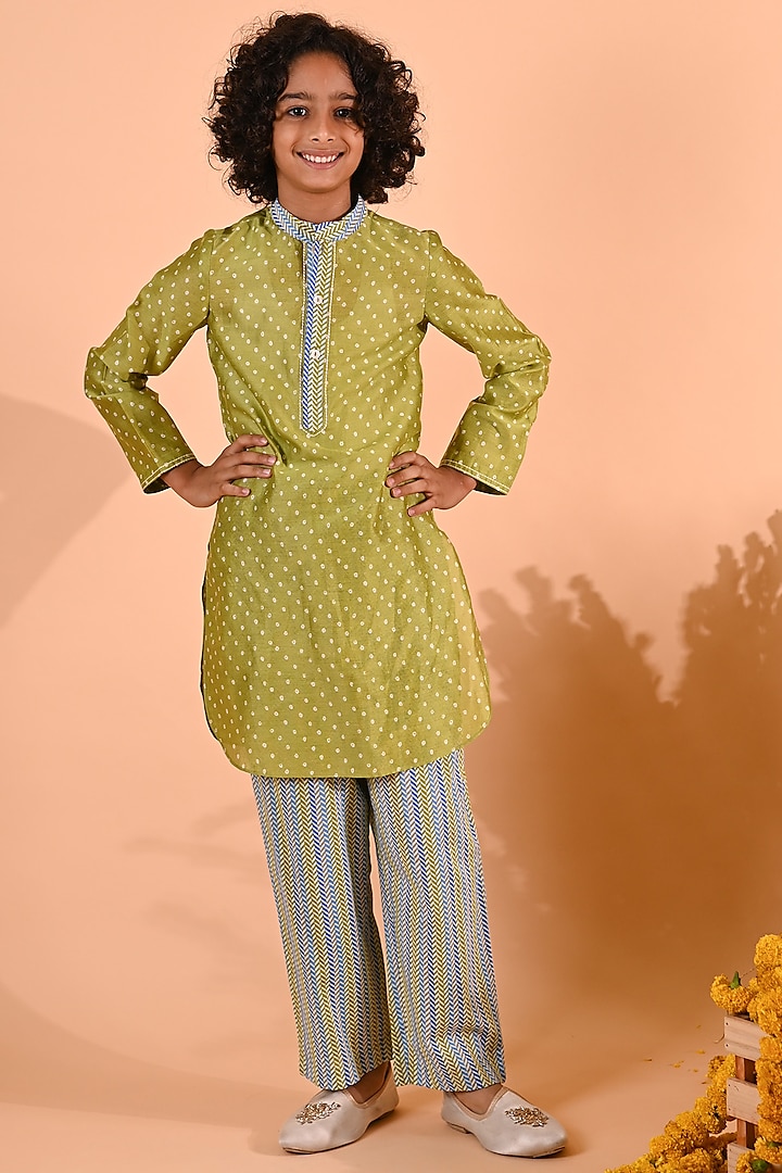 Green Cotton & Cotton Silk Printed Bandhej Kurta Set For Boys by MINI TRAILS