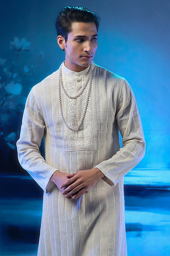Ivory Chanderi & Linen Embroidered Kurta Set by Mandira Wirk Men at Pernia's Pop Up Shop