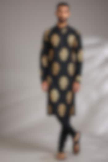 Black Cotton Silk Printed Kurta Set by Manish Nagdeo Men at Pernia's Pop Up Shop
