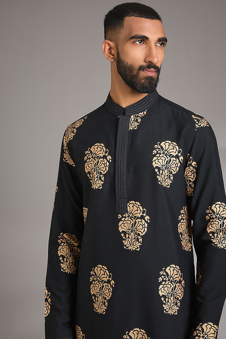 Black Cotton Silk Printed Kurta Set by Manish Nagdeo Men at Pernia's Pop Up Shop