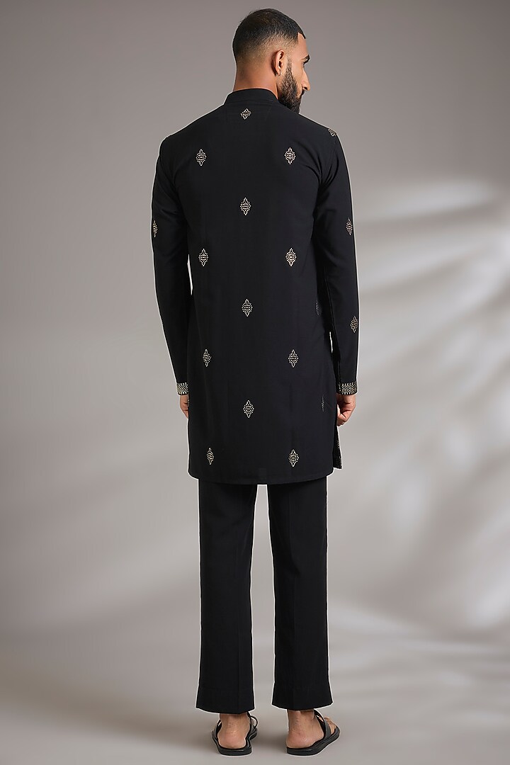 Black Japanese Fabric Foil Work Kurta Set by Manish Nagdeo Men at Pernia's Pop Up Shop