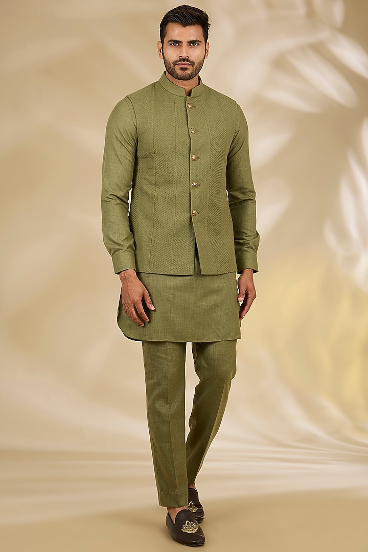 Green Ruby Silk Dori Embroidered Bundi Jacket Set by Manish Nagdeo Men at Pernia's Pop Up Shop