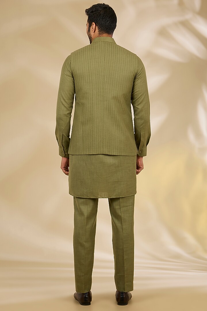 Green Ruby Silk Dori Embroidered Bundi Jacket Set by Manish Nagdeo Men at Pernia's Pop Up Shop