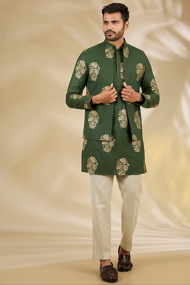 Green Ruby Silk Butta Printed Bundi Jacket Set by Manish Nagdeo Men at Pernia's Pop Up Shop