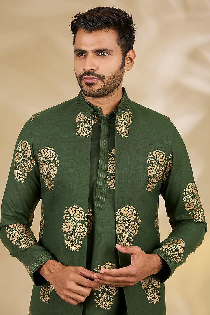 Green Ruby Silk Butta Printed Bundi Jacket Set by Manish Nagdeo Men at Pernia's Pop Up Shop