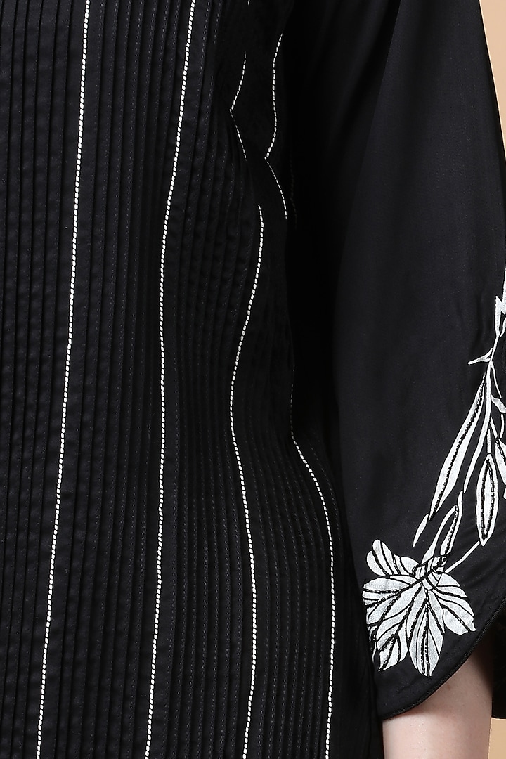 Black Modal Thread Embroidered Kurta Set by Manish Nagdeo at Pernia's Pop Up Shop