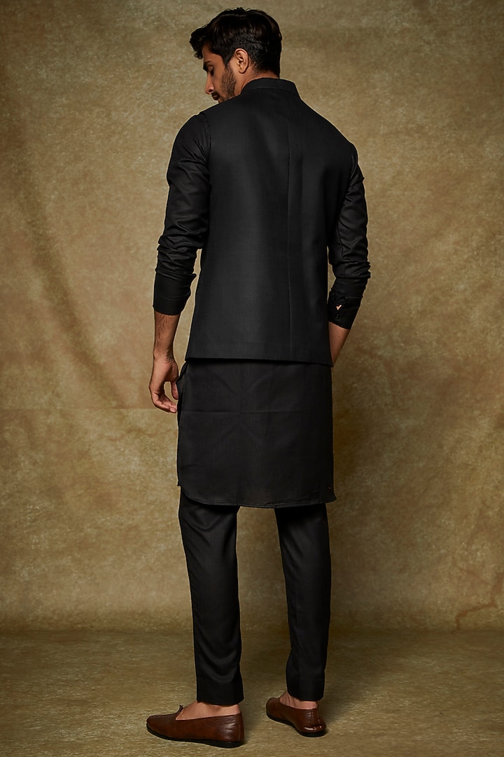 Black Silk Bundi Jacket Set by Manish Nagdeo Men at Pernia's Pop Up Shop