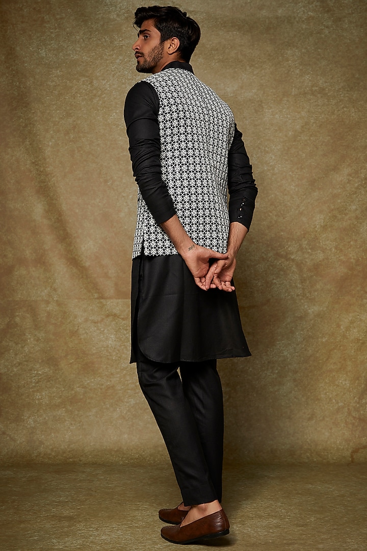 Black & White Art Silk Sequins Embroidered Bundi Jacket Set by Manish Nagdeo Men at Pernia's Pop Up Shop