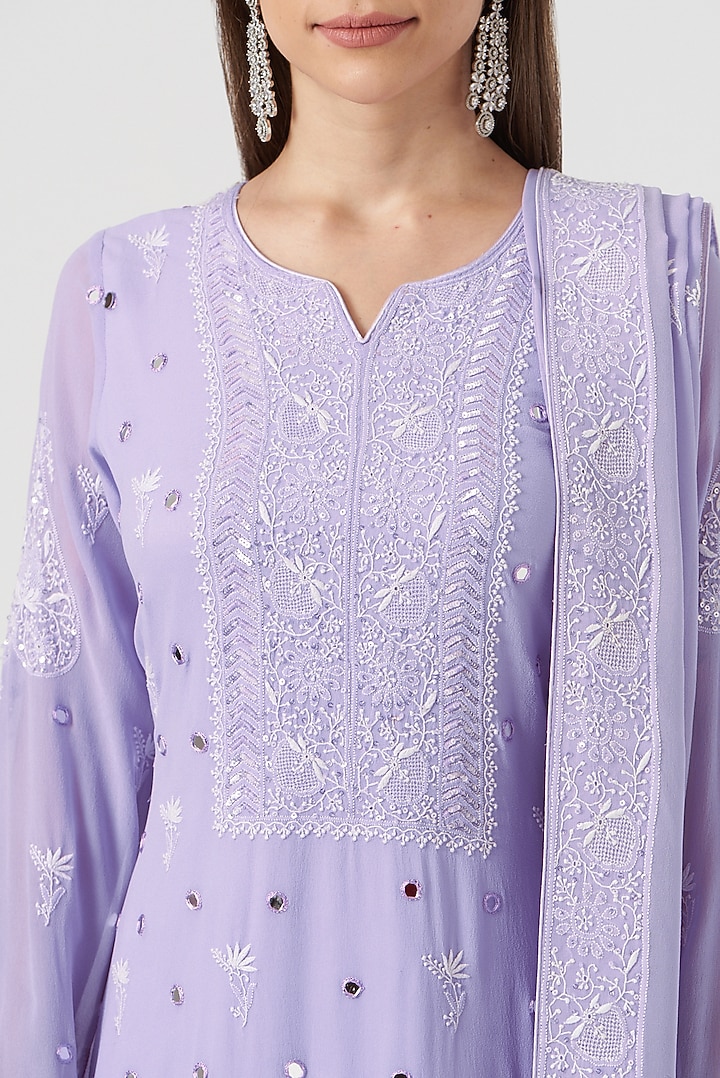 Mauve Embroidered Kurta Set by The Mohi Studio at Pernia's Pop Up Shop