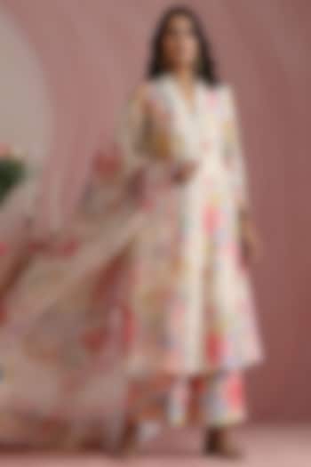 Off-White Pure Chanderi Silk Printed & Machine Embroidered Kurta Set by MOH India at Pernia's Pop Up Shop