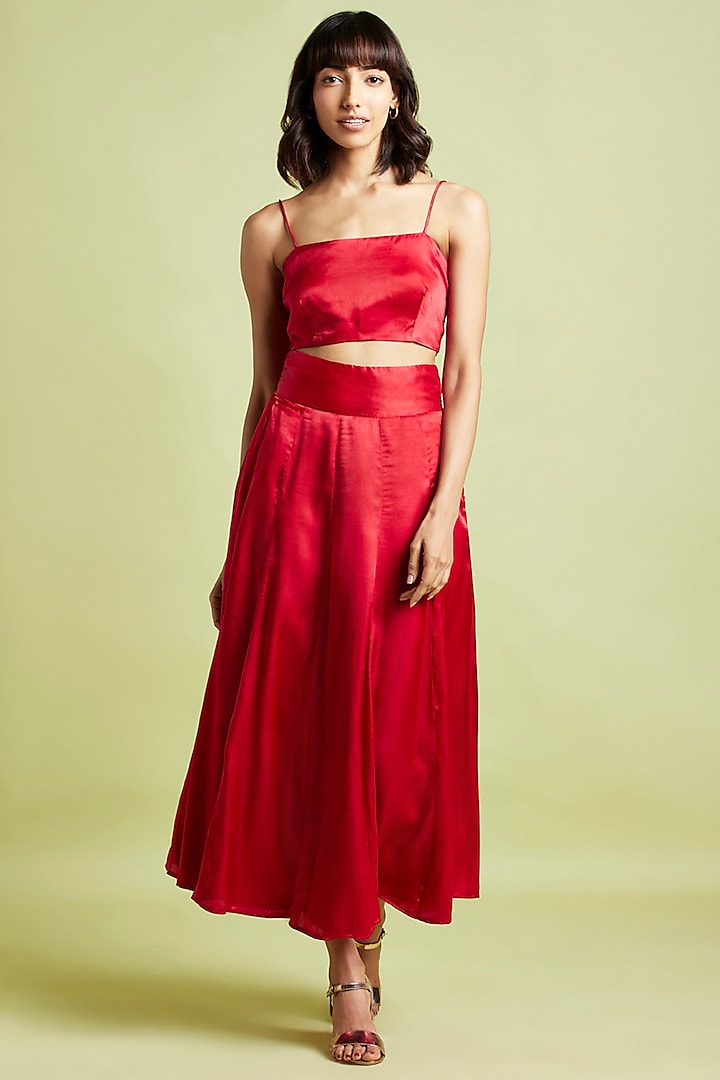 Scarlet Red Gajji Silk Skirt Set by Moihno