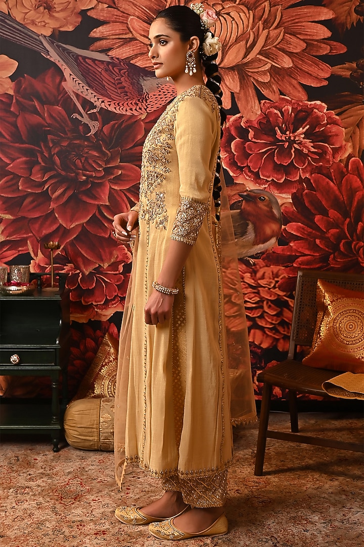 Gold Zari Brocade Printed & Embroidered Kurta Set by MOLEDRO at Pernia's Pop Up Shop