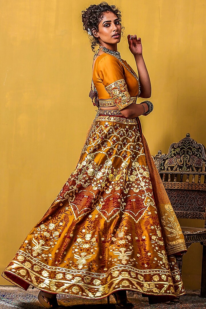 Sunset Embellished & Printed Wedding Lehenga Set by Moledro at Pernia's Pop Up Shop
