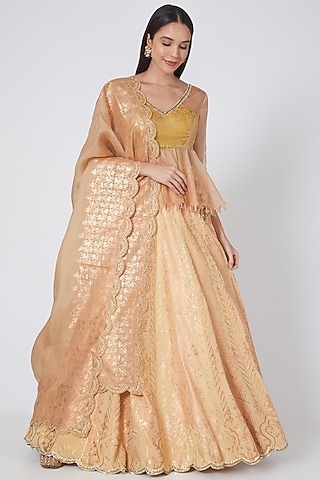 Wheat Peach Floral Lehenga Set by MOLEDRO
