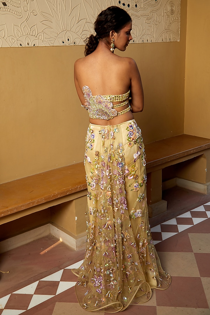 Yellow Shimmer Net Floral Embroidered Pre-Draped Reception Saree Set by Moledro at Pernia's Pop Up Shop