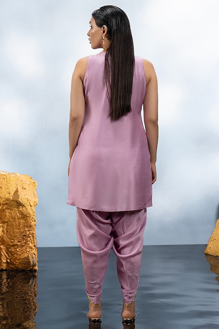 Lilac Dupion Silk Motif Embroidered Kurta Set by Mona & Vishu at Pernia's Pop Up Shop