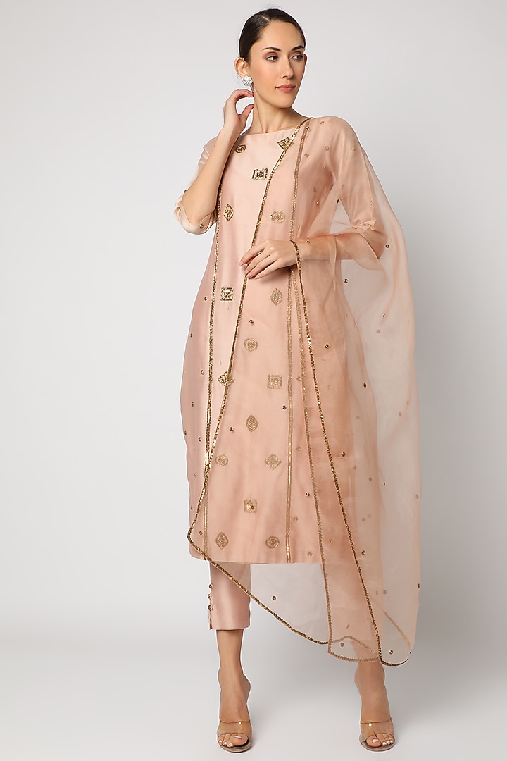 Dusty Rose Hand Embroidered Kurta Set by Mona & Vishu at Pernia's Pop Up Shop