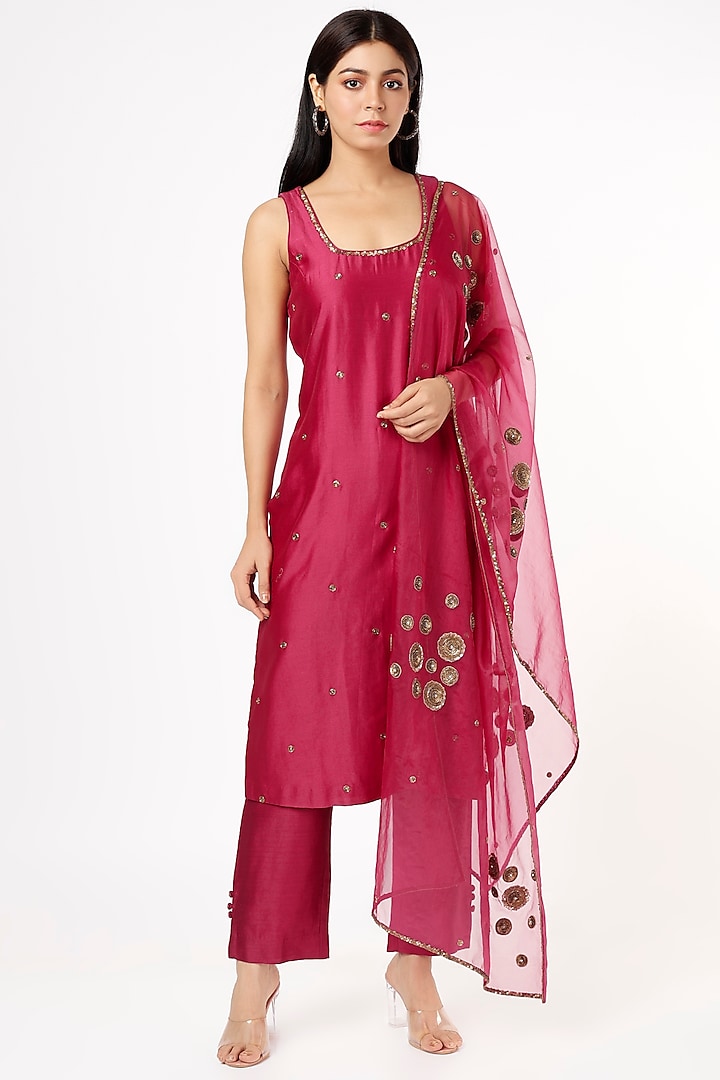 Magenta Dupion Silk Kurta Set by Mona & Vishu at Pernia's Pop Up Shop