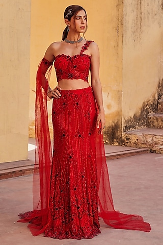 Red Chantilly Bead Embroidered Fish-Cut Skirt Set by Label Moni K
