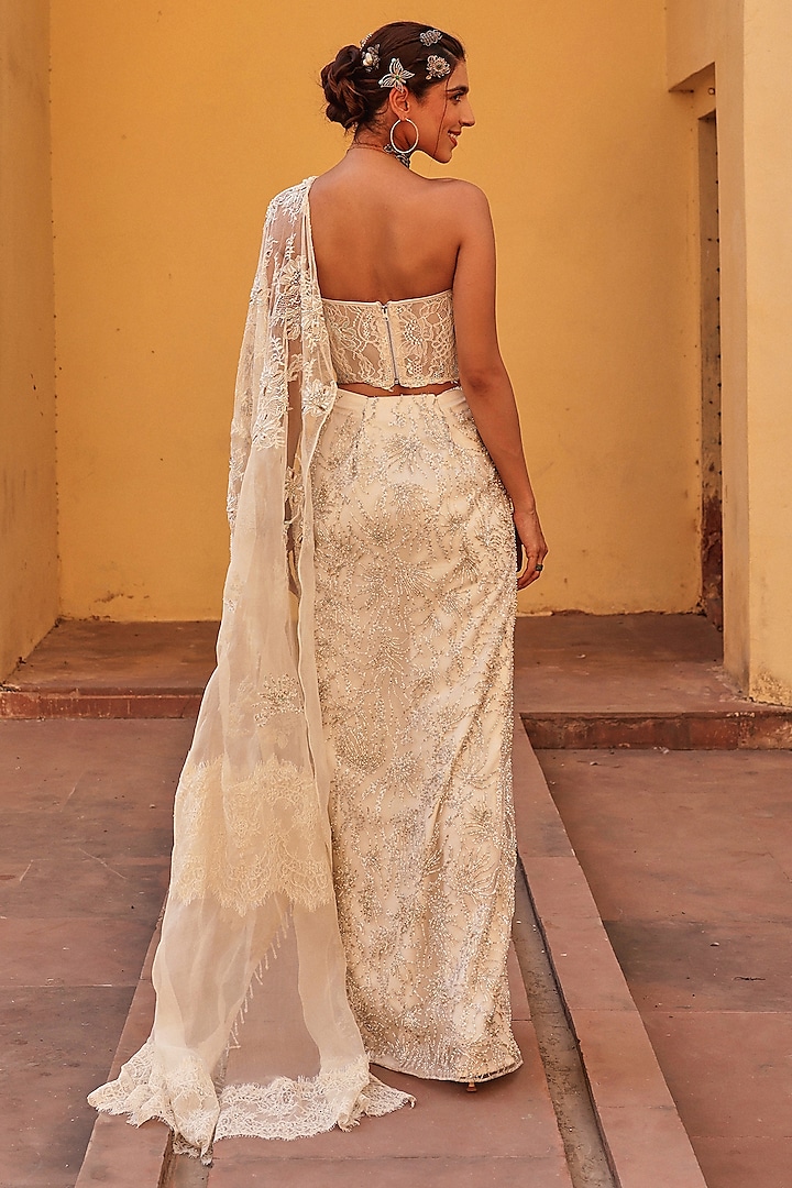 White Chantilly Draped Wedding Saree Set by Label Moni K at Pernia's Pop Up Shop