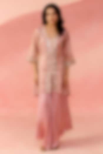 Pink Tissue Organza Mirror Embroidered Kurta Set by Label Moni K at Pernia's Pop Up Shop
