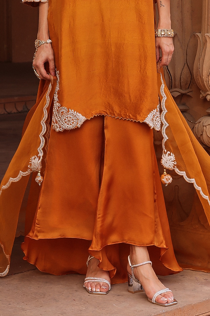 Mustard Silk Dori & Pearl Work Straight Kurta Set by Label Moni K at Pernia's Pop Up Shop