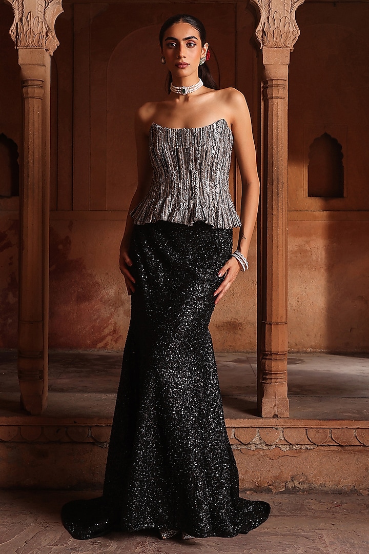 Black Net Hand Embroidered Fish-Cut Wedding Lehenga Set by Label Moni K at Pernia's Pop Up Shop