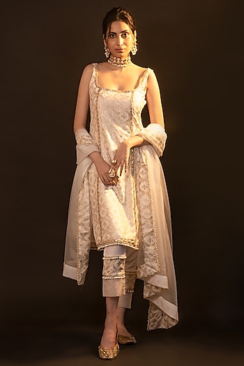 White & Gold Brocade Kurta Set by Monk & Mei at Pernia's Pop Up Shop