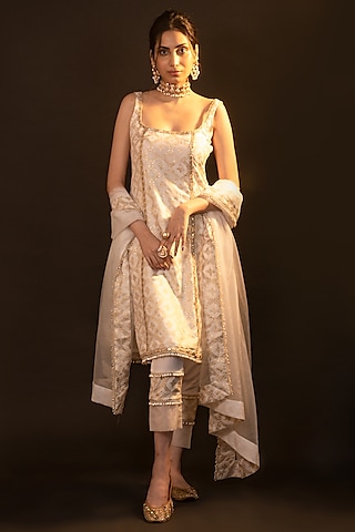 White & Gold Brocade Kurta Set by Monk & Mei
